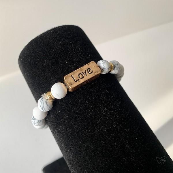 Productafbeelding: voorkant van Armband natuursteen love wit