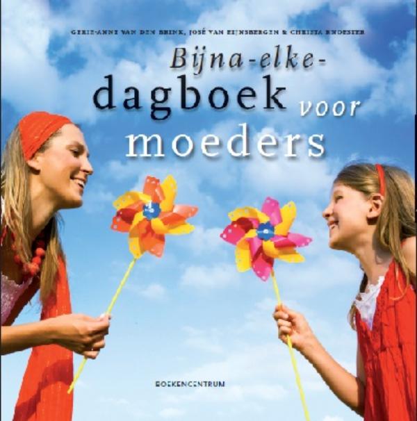 Productafbeelding: voorkant van Bijna-elke-dagboek voor moeders