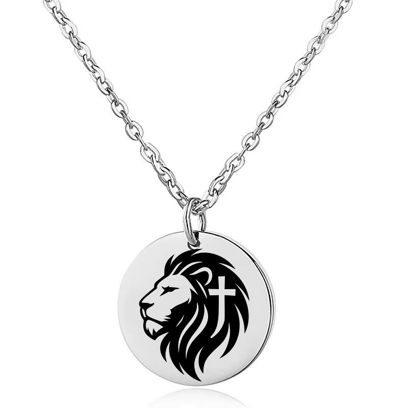 Productafbeelding: voorkant van Leeuw met kruis ketting zilver stainless steel
