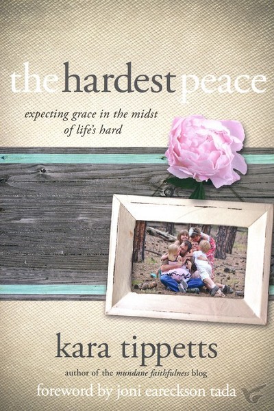 Productafbeelding: voorkant van The Hardest Peace: Expecting Grace in th